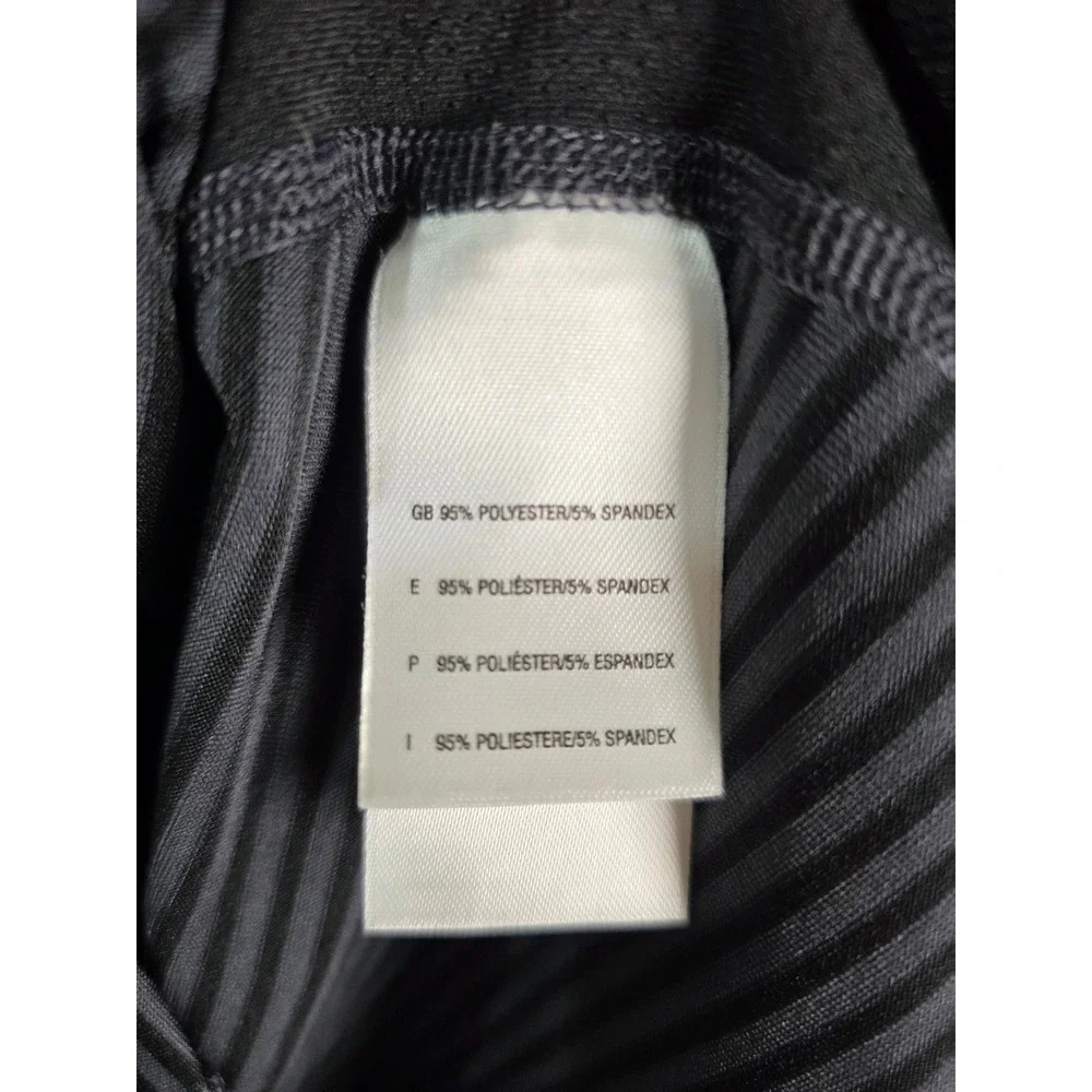 The North Face Womens VaporWick Striped Active Tee Grey Black Sz M Gorpcore gym - Picture 7 of 9